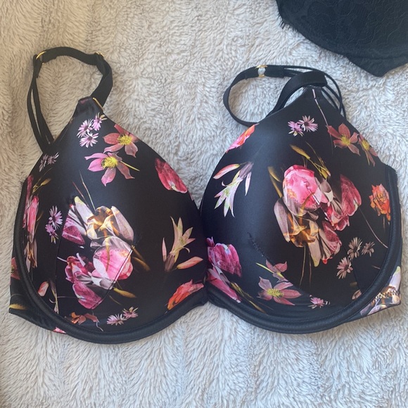 Victoria’s Secret Very Sexy Push-Up — Set of 3 Bras - Picture 2 of 9